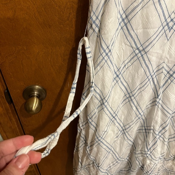 LAUREN CONRAD white & blue patterned handkerchief hem dress - Picture 5 of 6